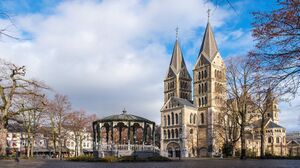 Nederrijnse Laat-Romaanse stijl, Munsterkerk, Roermond